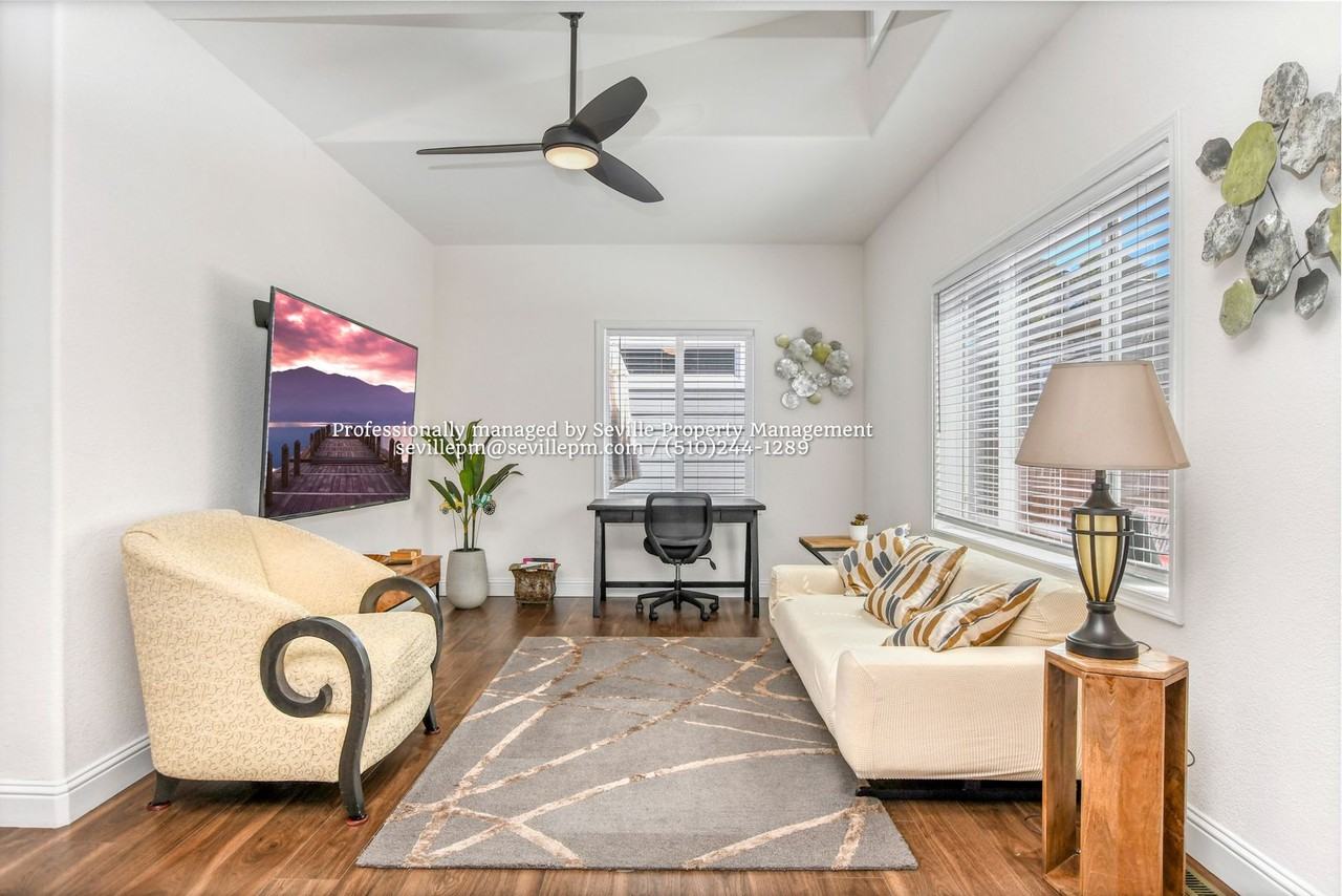 6431 Salem St - Photo 4 of 18