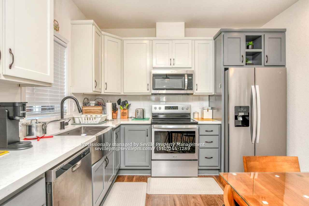 6431 Salem St - Photo 6 of 18