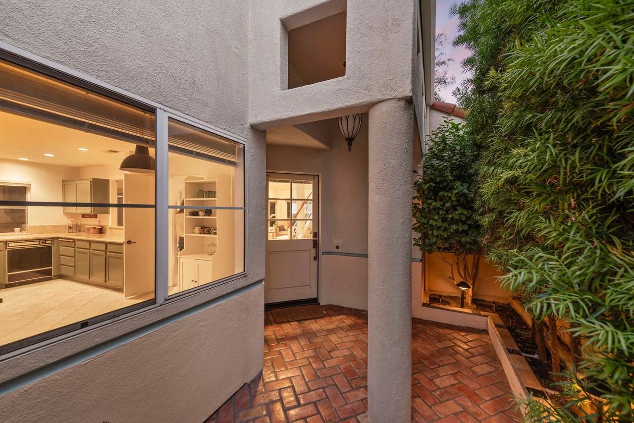 640 Via Umbroso - Photo 3 of 23