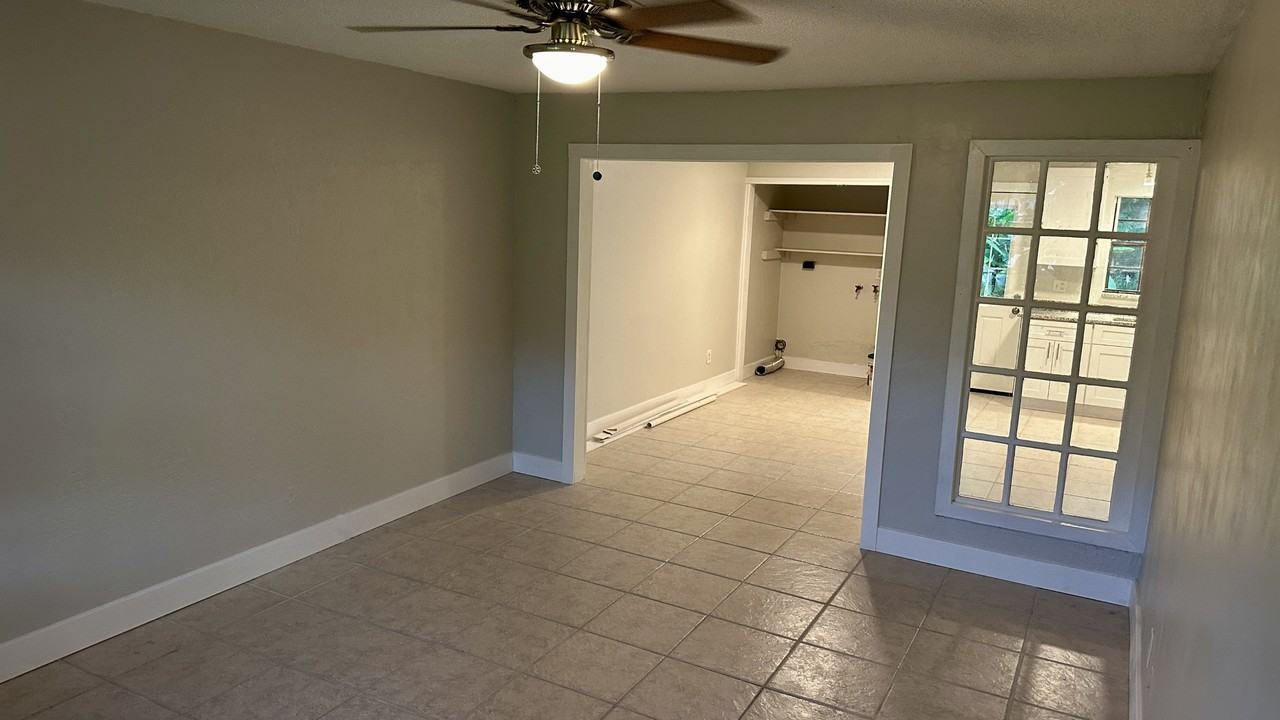 907 Royal Oak Ct - Photo 6 of 16