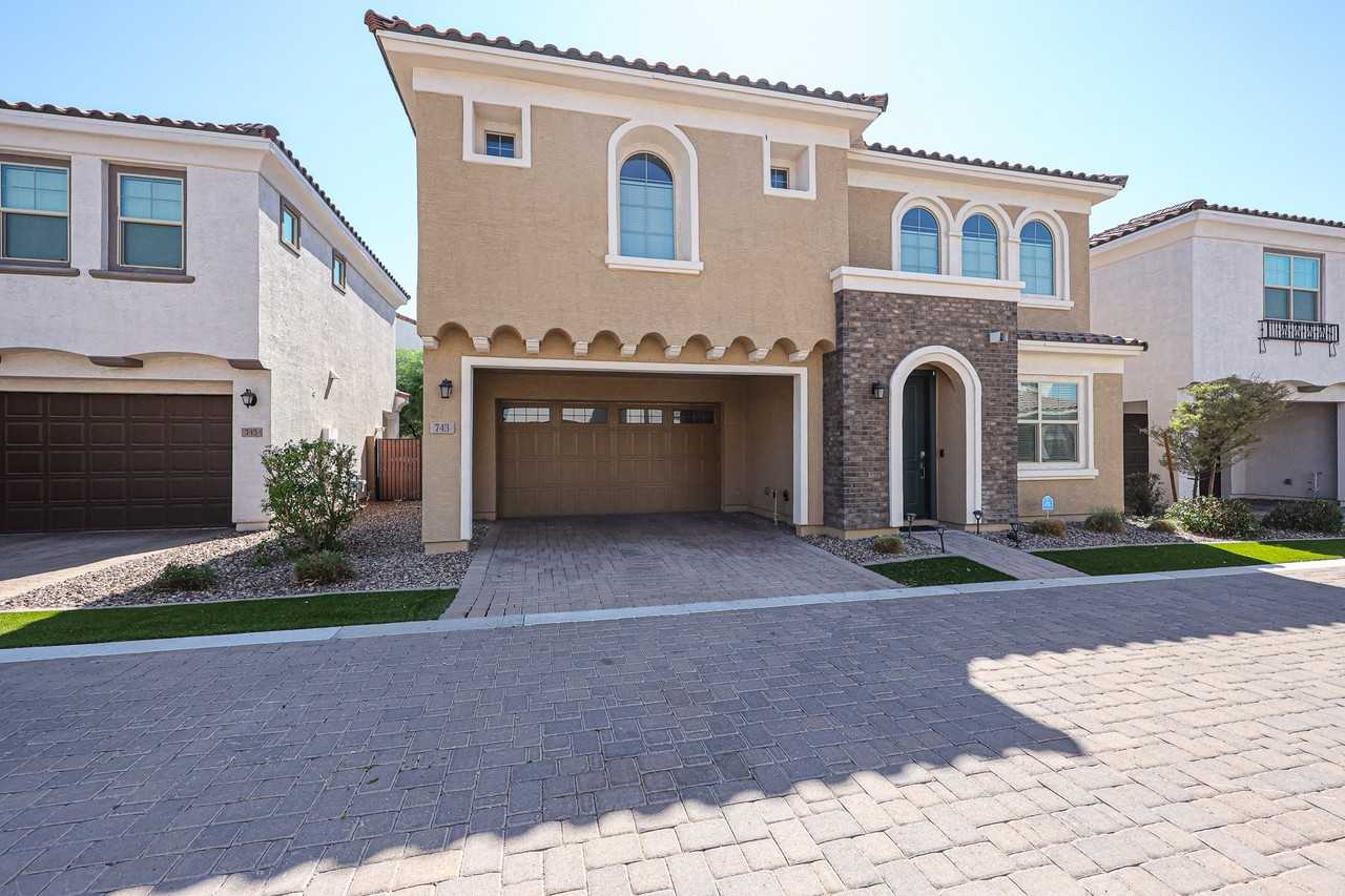 743 N Abalone Ct - Photo 3 of 47