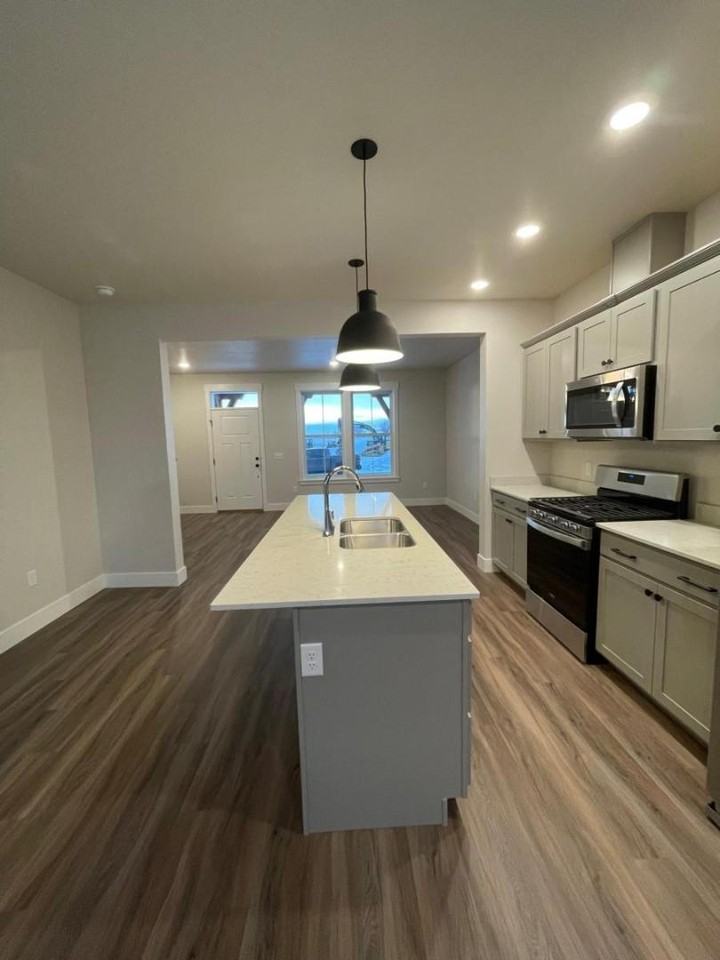 1675 St George Blvd - Photo 4 of 11