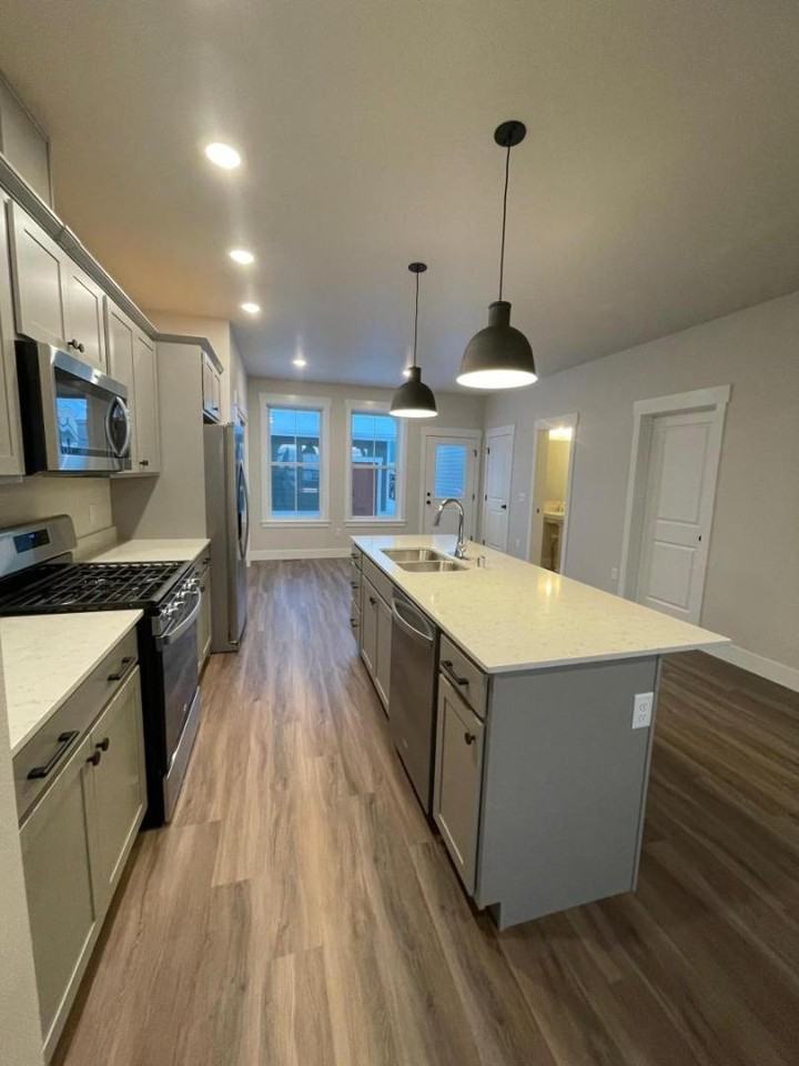 1675 St George Blvd - Photo 5 of 11