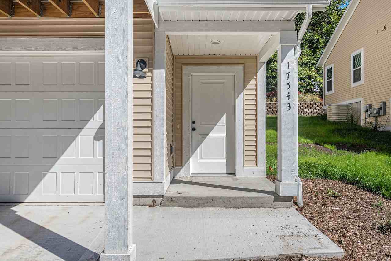 17543 Beechwood Ln - Photo 5 of 47