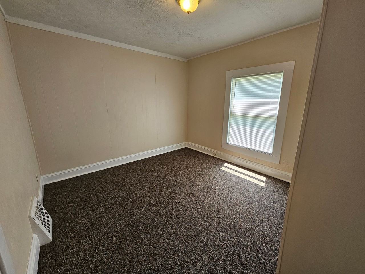 519 Howard St - Photo 2 of 27