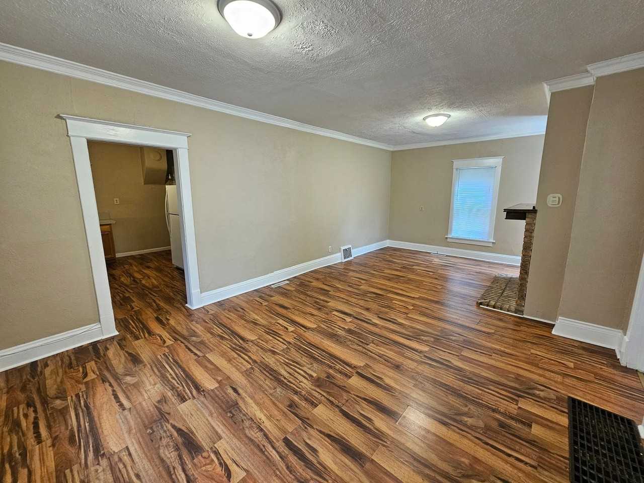 519 Howard St - Photo 6 of 27