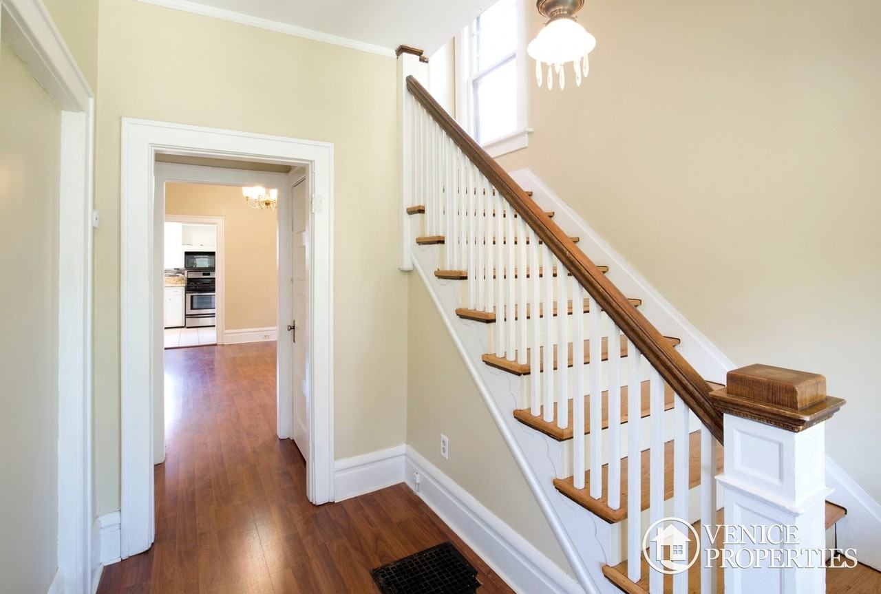 55 E Oakland Ave - Photo 2 of 20