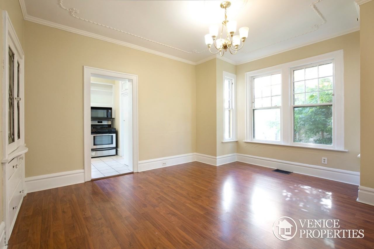 55 E Oakland Ave - Photo 5 of 20