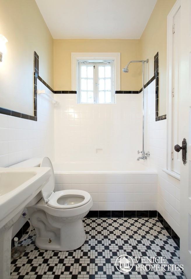 55 E Oakland Ave - Photo 7 of 20