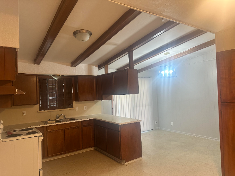 4435 Tropical Dr - Photo 3 of 8