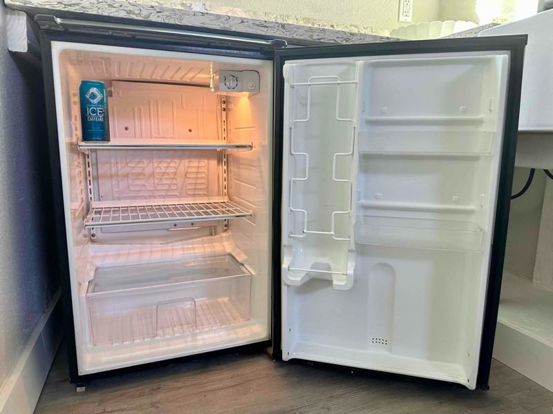 357 E Putnam Ave #B - Photo 7 of 28