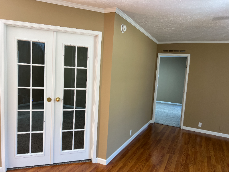 420 Decker St - Photo 6 of 20