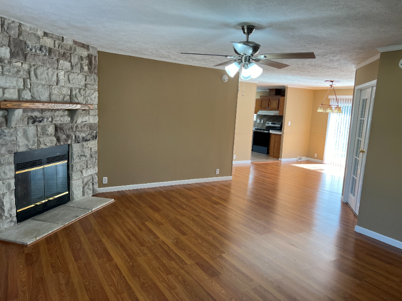 420 Decker St - Photo 7 of 20