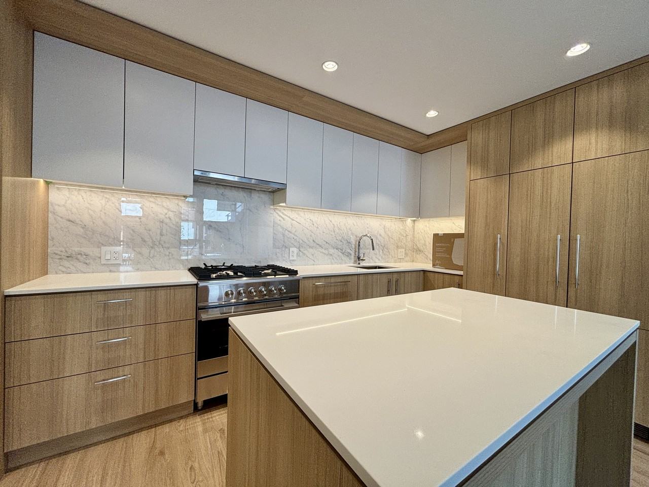 6085 Irmin Street - Photo 5 of 20