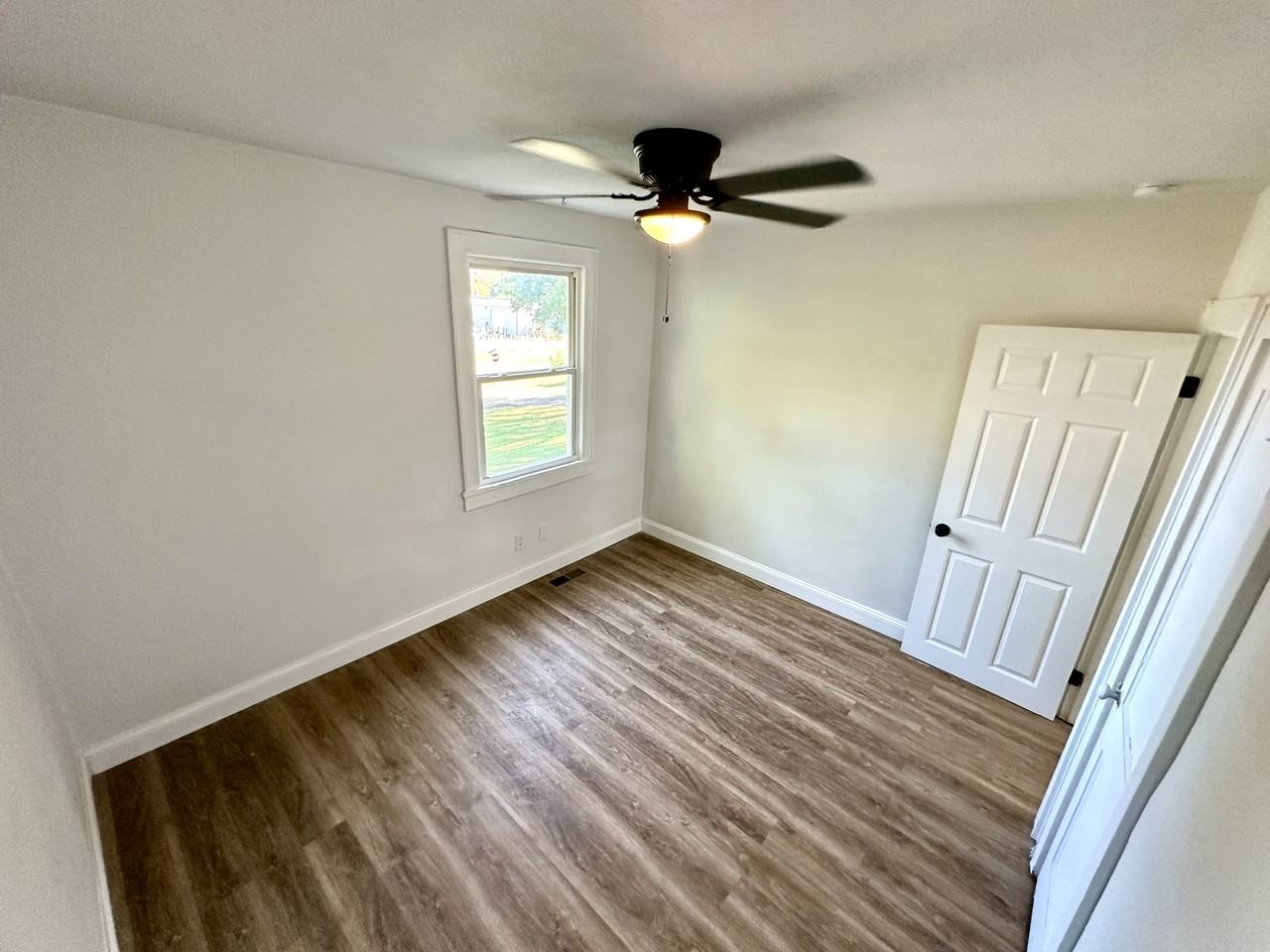 1610 Mall Street Northwest - Photo 3 of 14