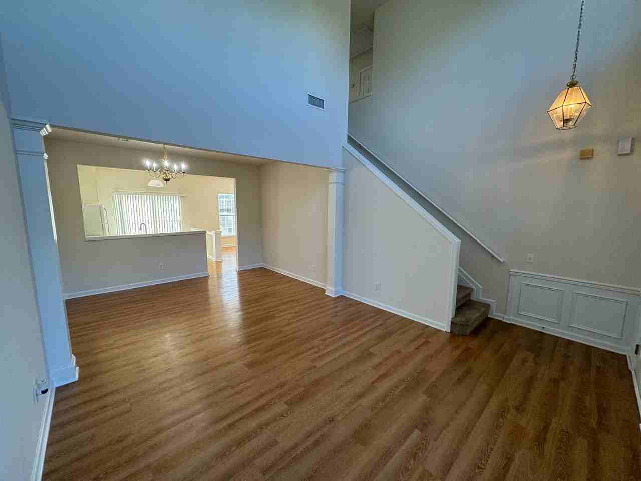 8021 Flanders St - Photo 2 of 15