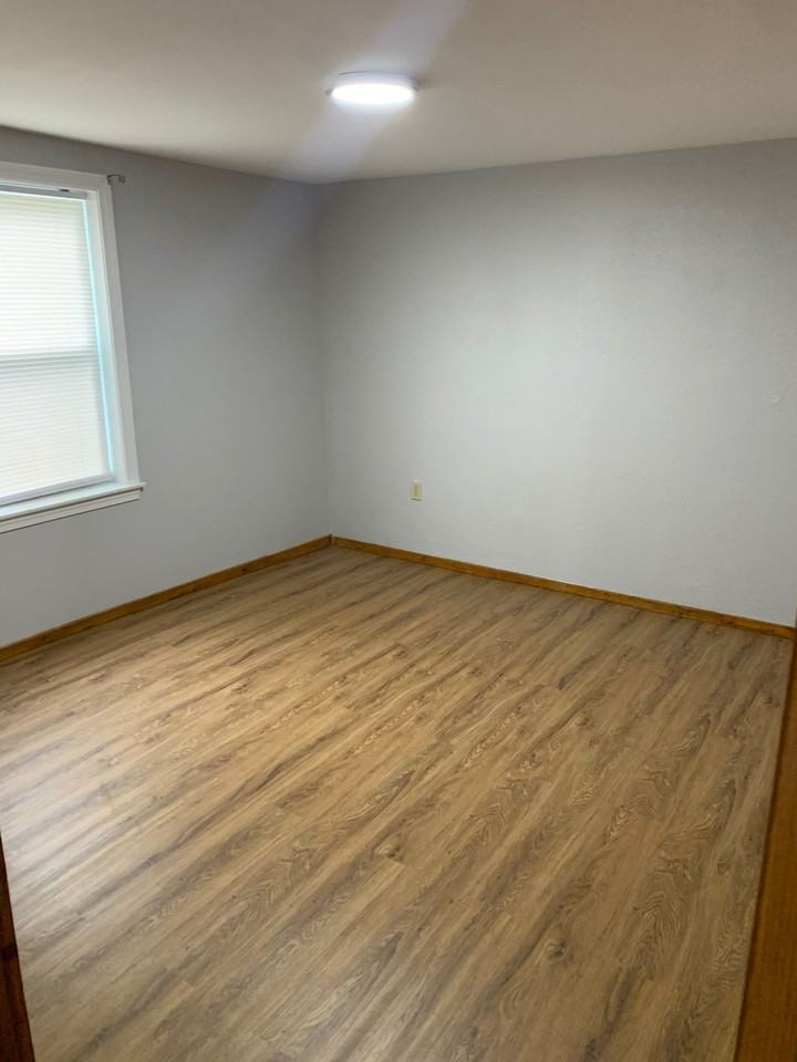 8 Boston Road - Photo 3 of 8