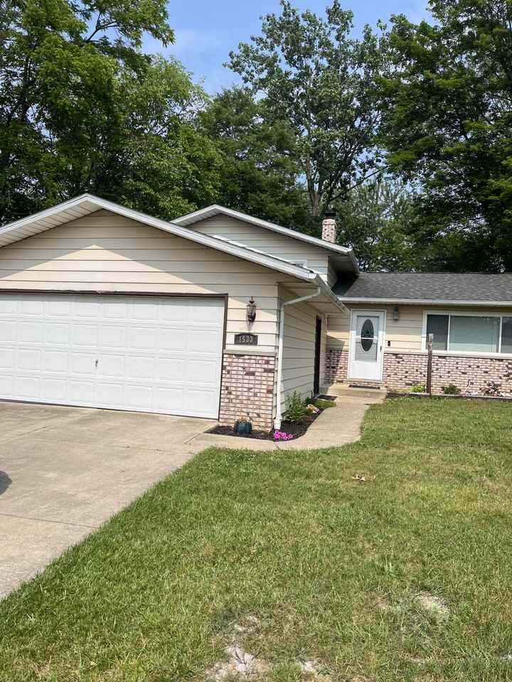 1533 Jefferson Ave #NA - Photo 2 of 6