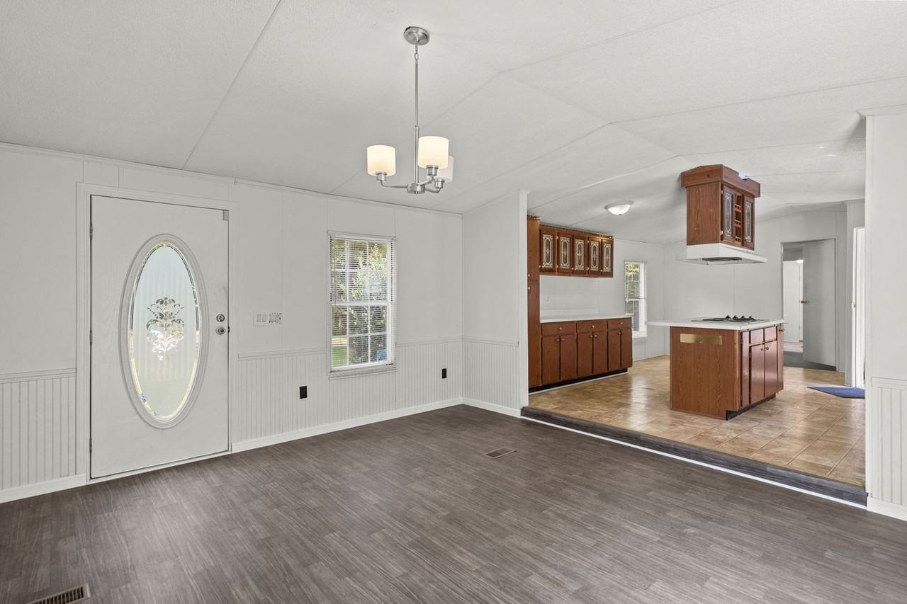 1135 Spring Grove Rd - Photo 2 of 24