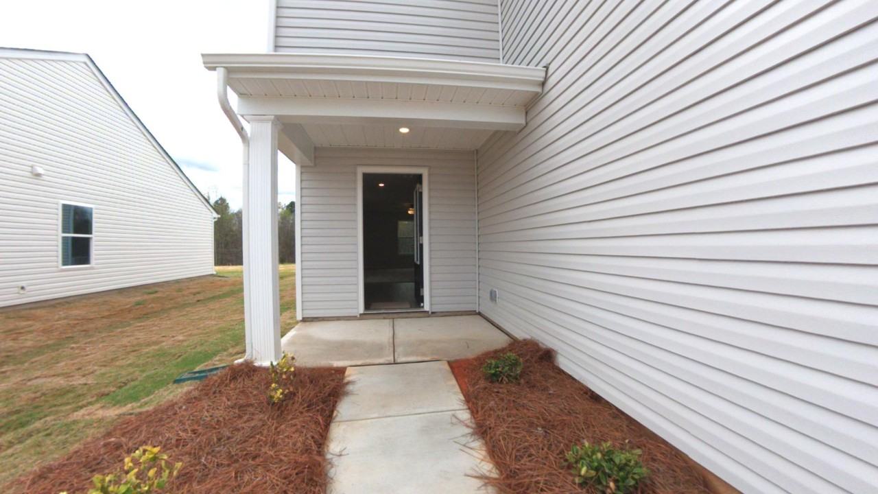 2118 Transatlantic Ave - Photo 2 of 20