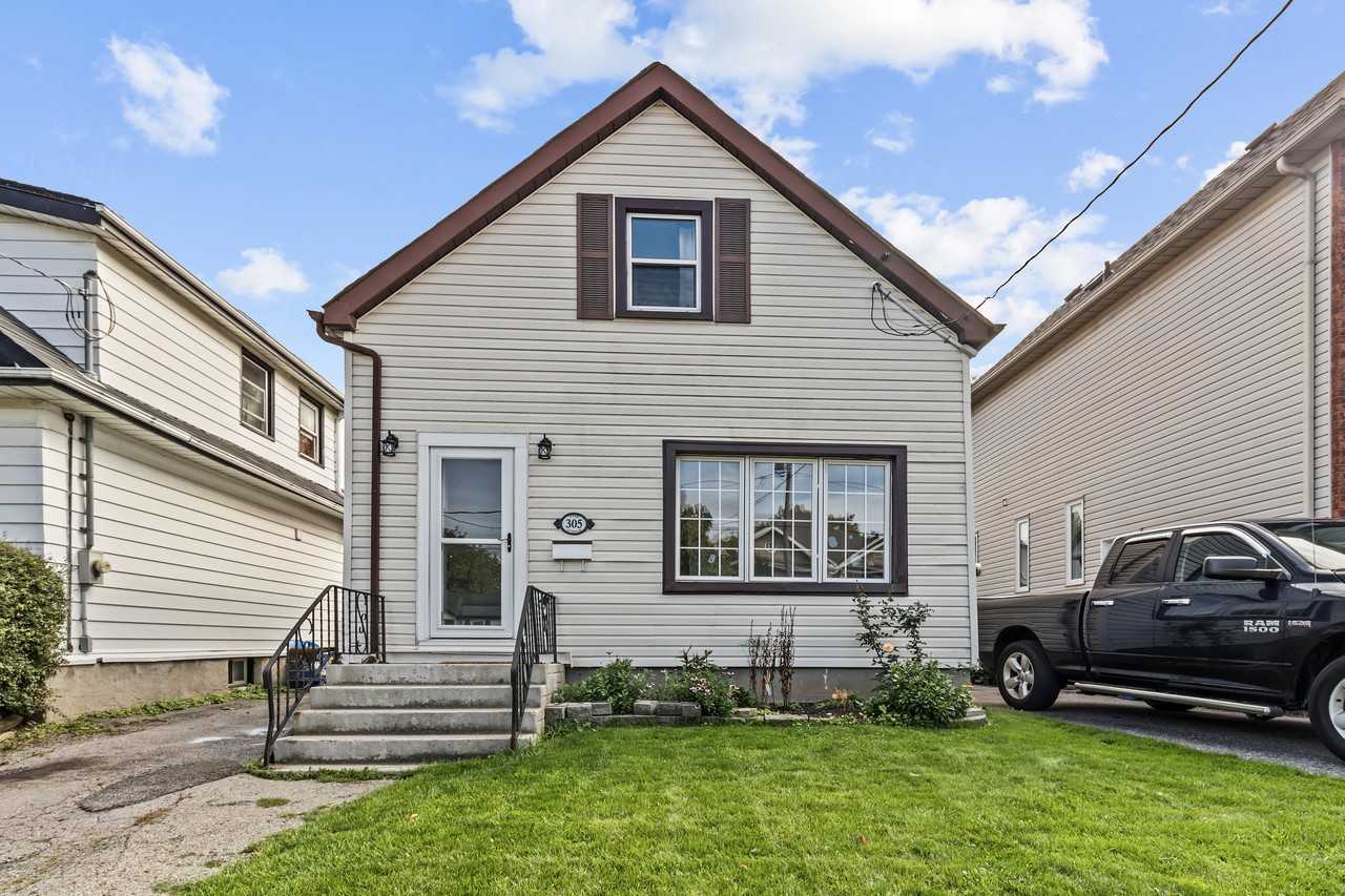 305 Pine Avenue - Photo 2 of 26