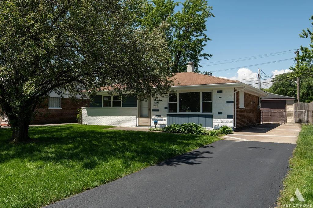 1486 Burnham Ave - Photo 3 of 24