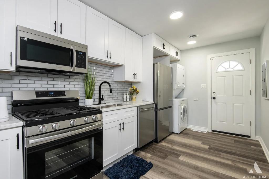 1486 Burnham Ave - Photo 7 of 24