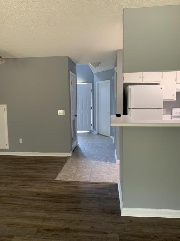 104 Commons Dr - Photo 2 of 16