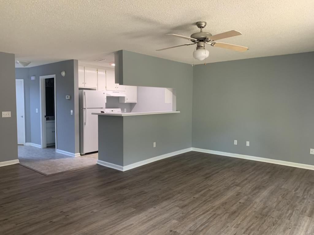 104 Commons Dr - Photo 3 of 16