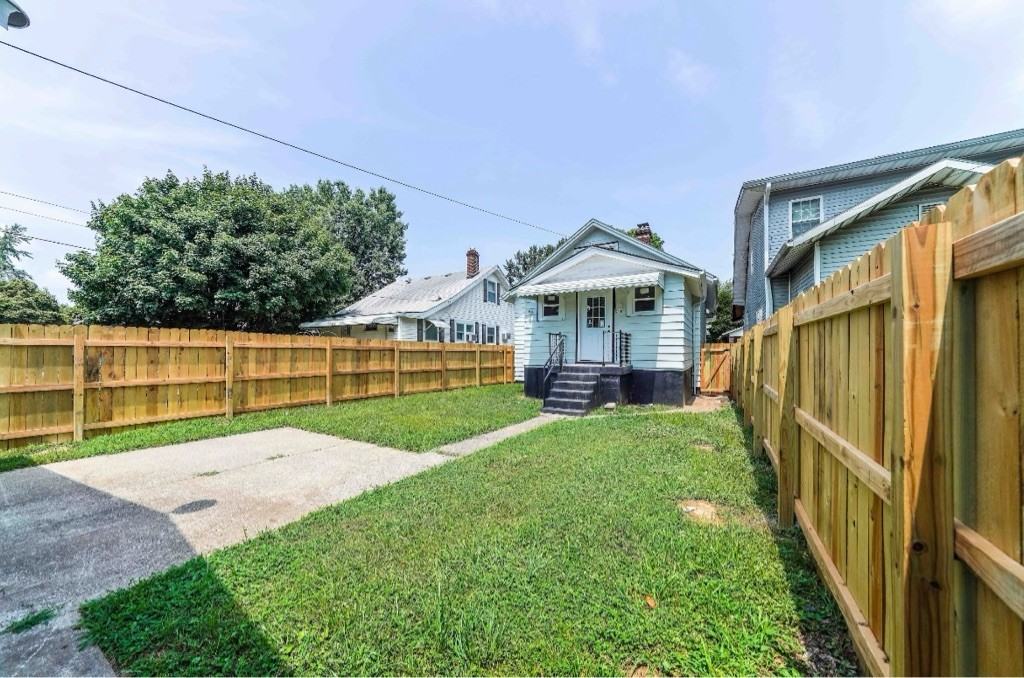 2146 W Gaulbert Ave - Photo 7 of 7