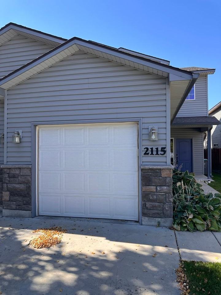 2115 S Dorothy Ave - Photo 2 of 31