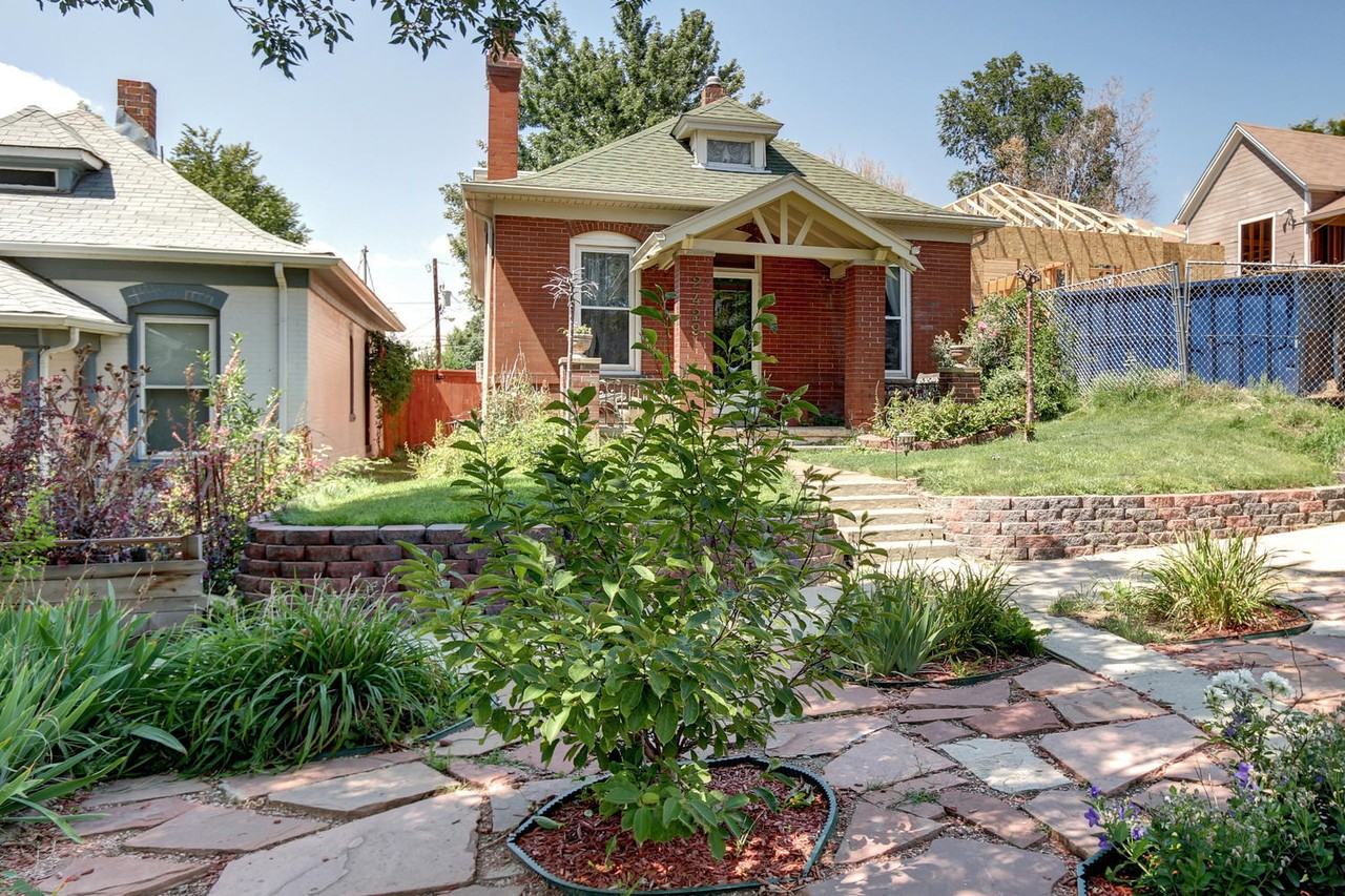 2429 Hooker St - Photo 2 of 38