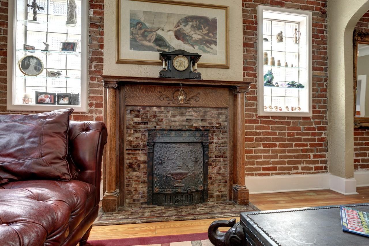 2429 Hooker St - Photo 4 of 38