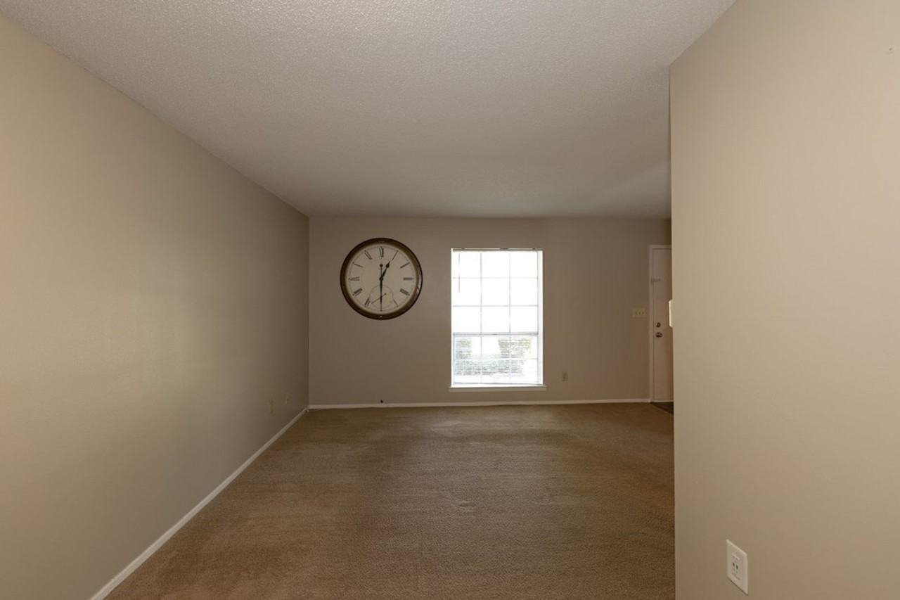 4219 E 56th St - Photo 2 of 26