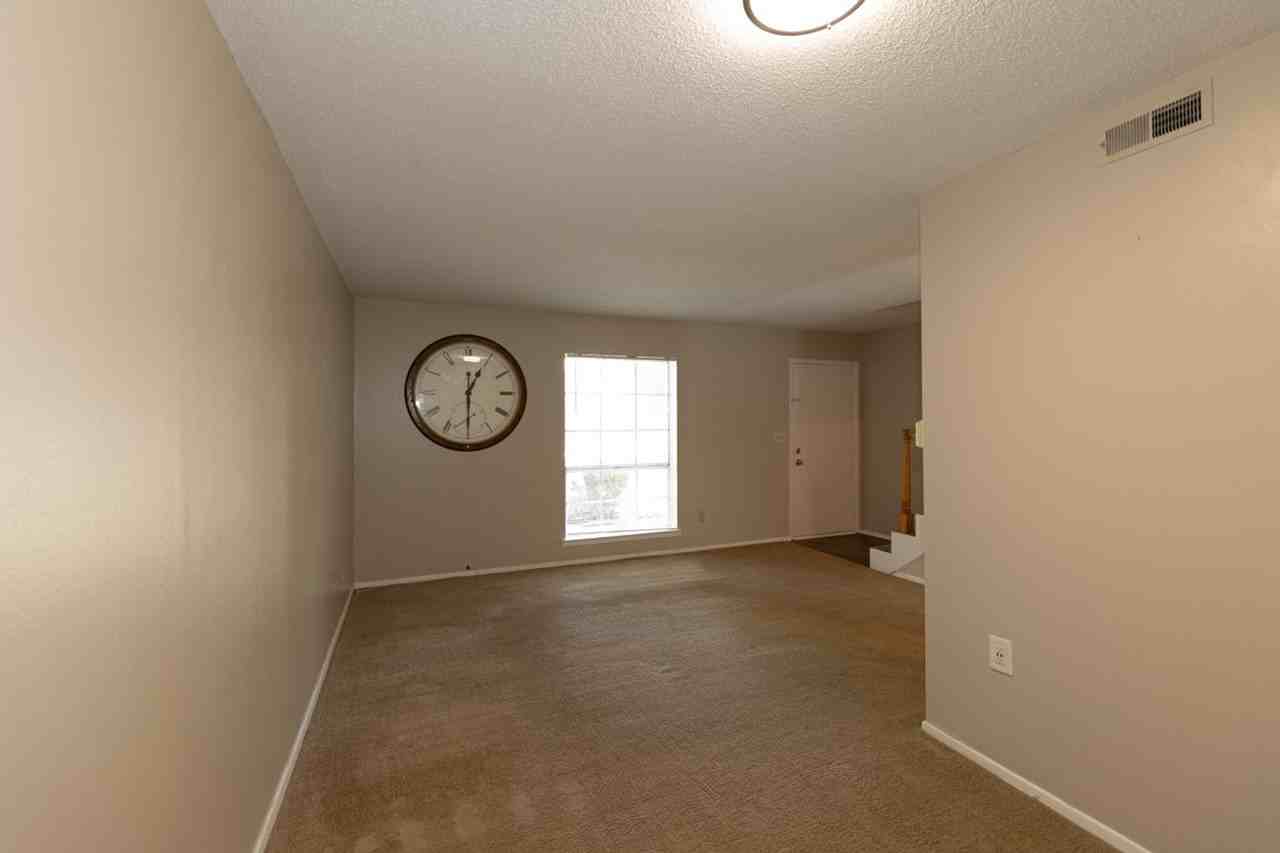 4219 E 56th St - Photo 5 of 26