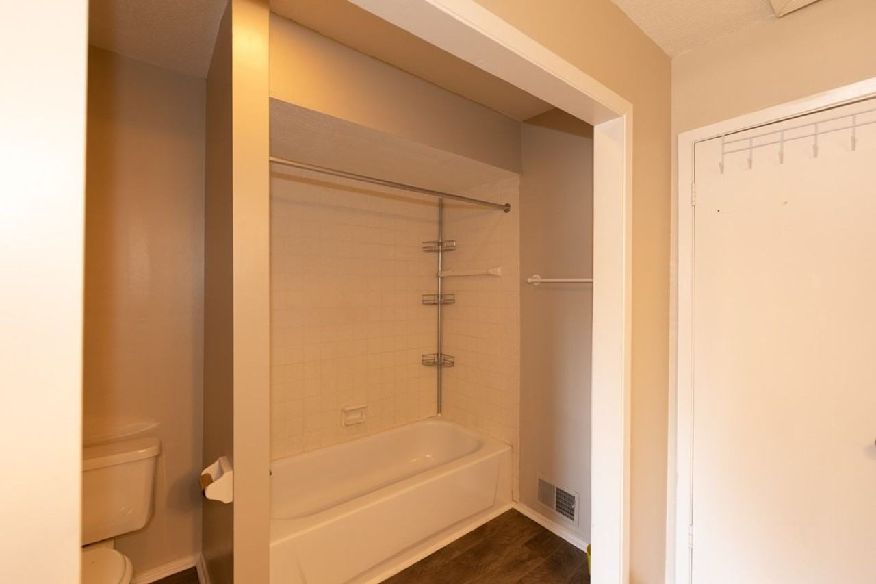 4219 E 56th St - Photo 6 of 26