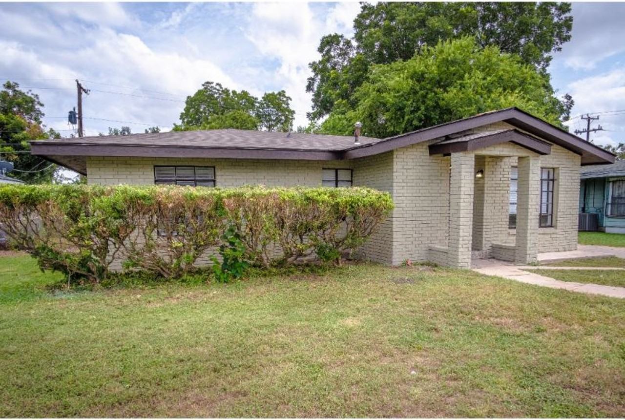 406 Como St - Photo 3 of 17