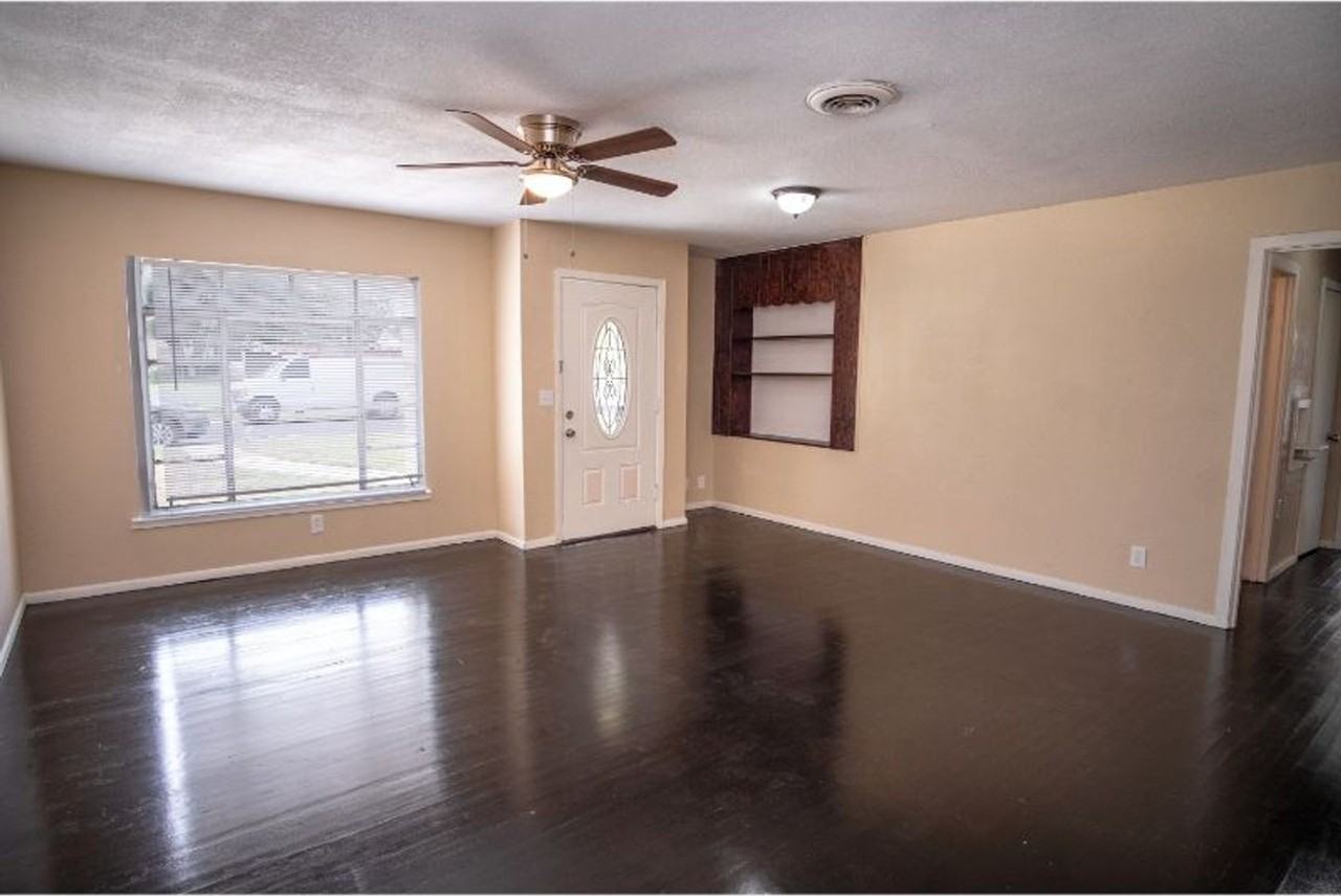 406 Como St - Photo 4 of 17