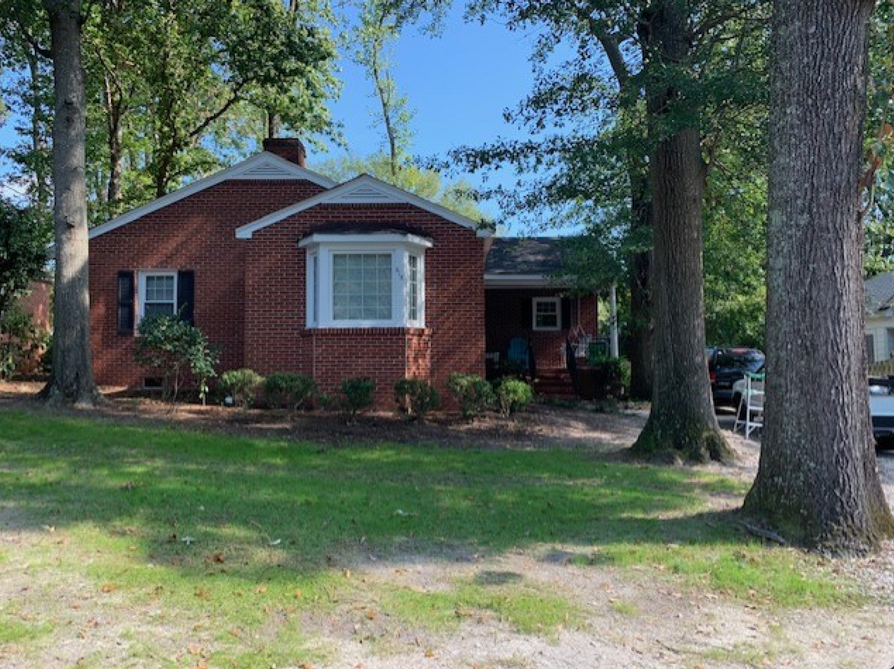 615 S Elm St - Photo 2 of 8