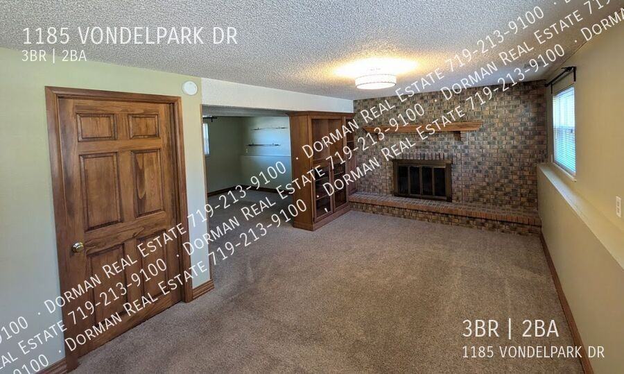 1185 Vondelpark Dr - Photo 2 of 6