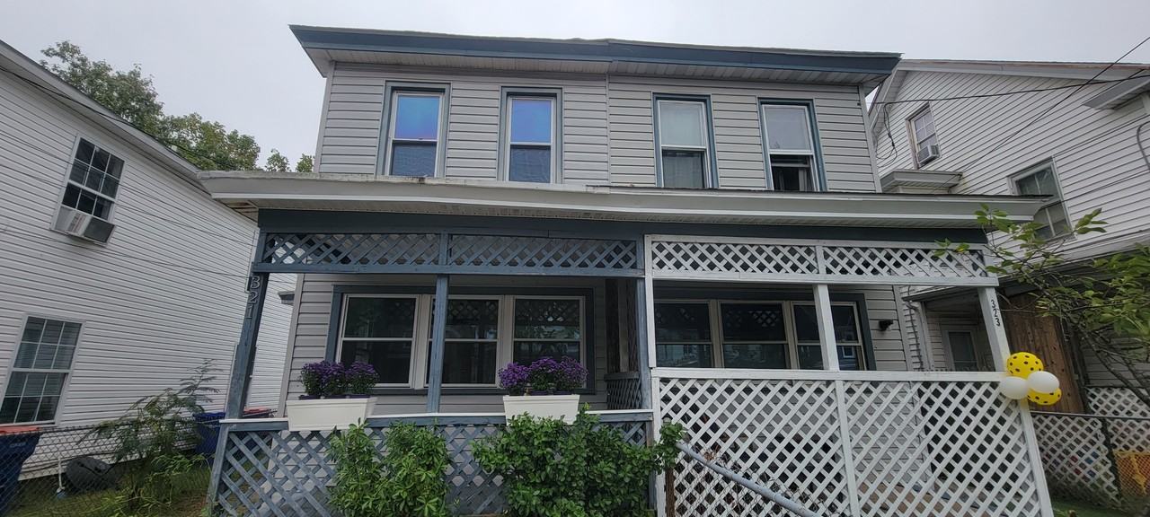 321 S 4th St - Photo 3 of 10