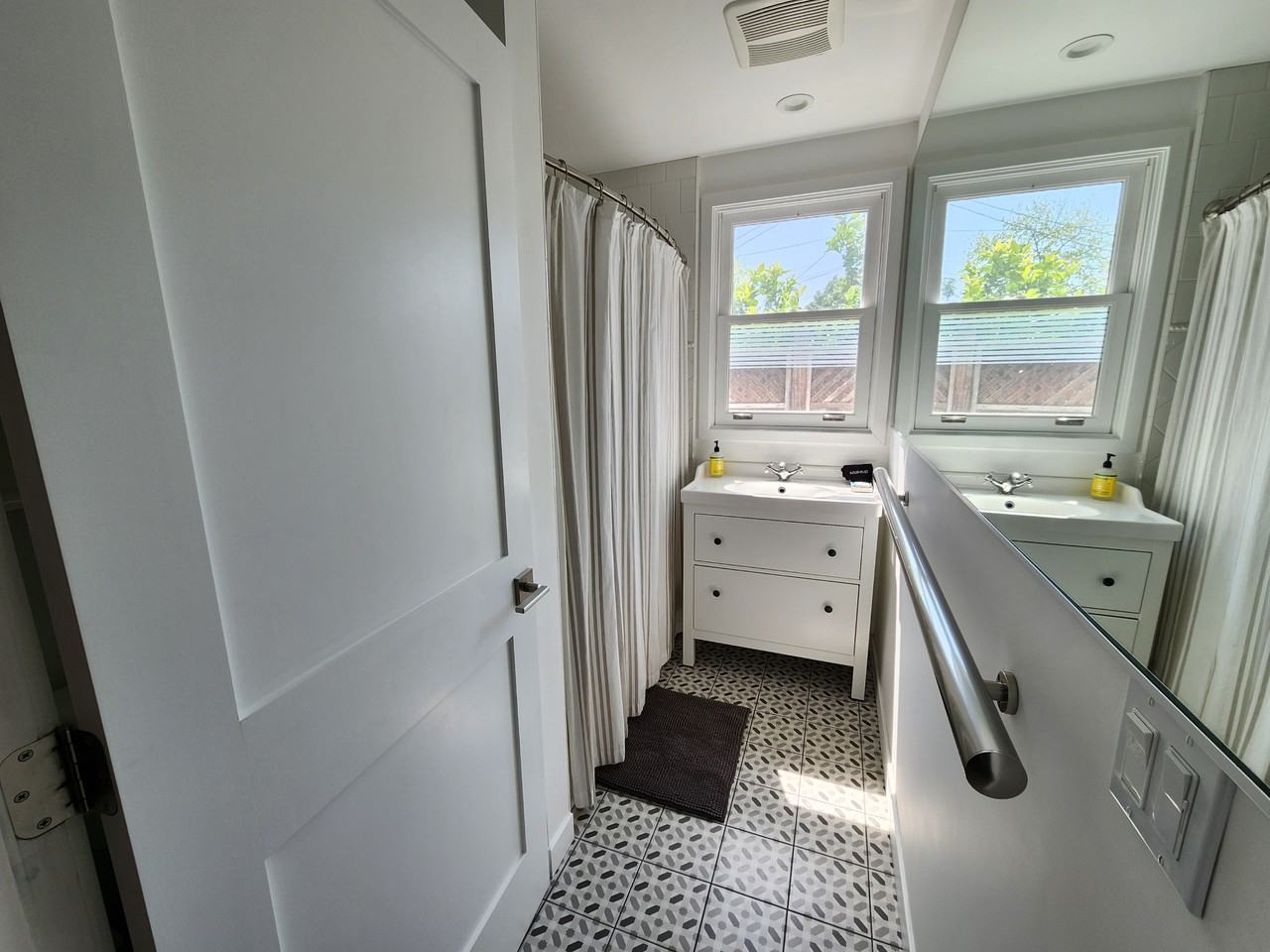 2053 W 31st St #NA - Photo 5 of 9