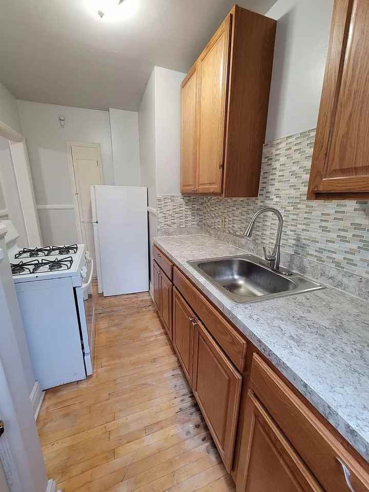 1546 Anne Avenue, Unit 1 - Photo 3 of 8