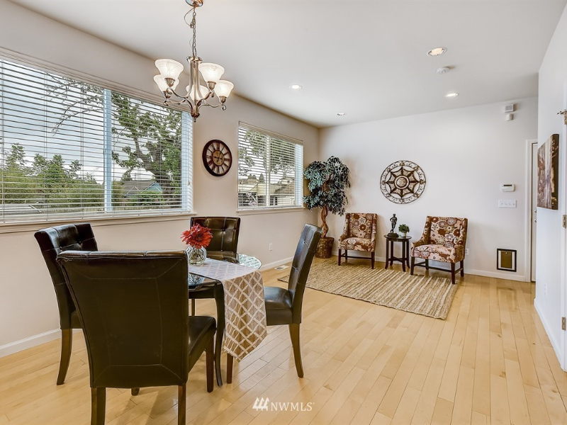 511 Smithers Ave S - Photo 3 of 6