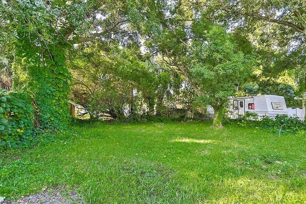 La Salle St - Photo 3 of 7