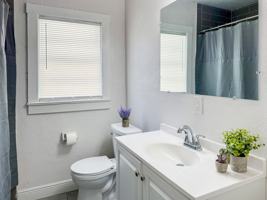 featured image of West Ivy Street