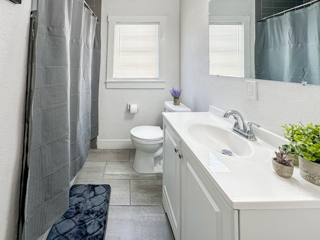 W Ivy St - Photo 2 of 15