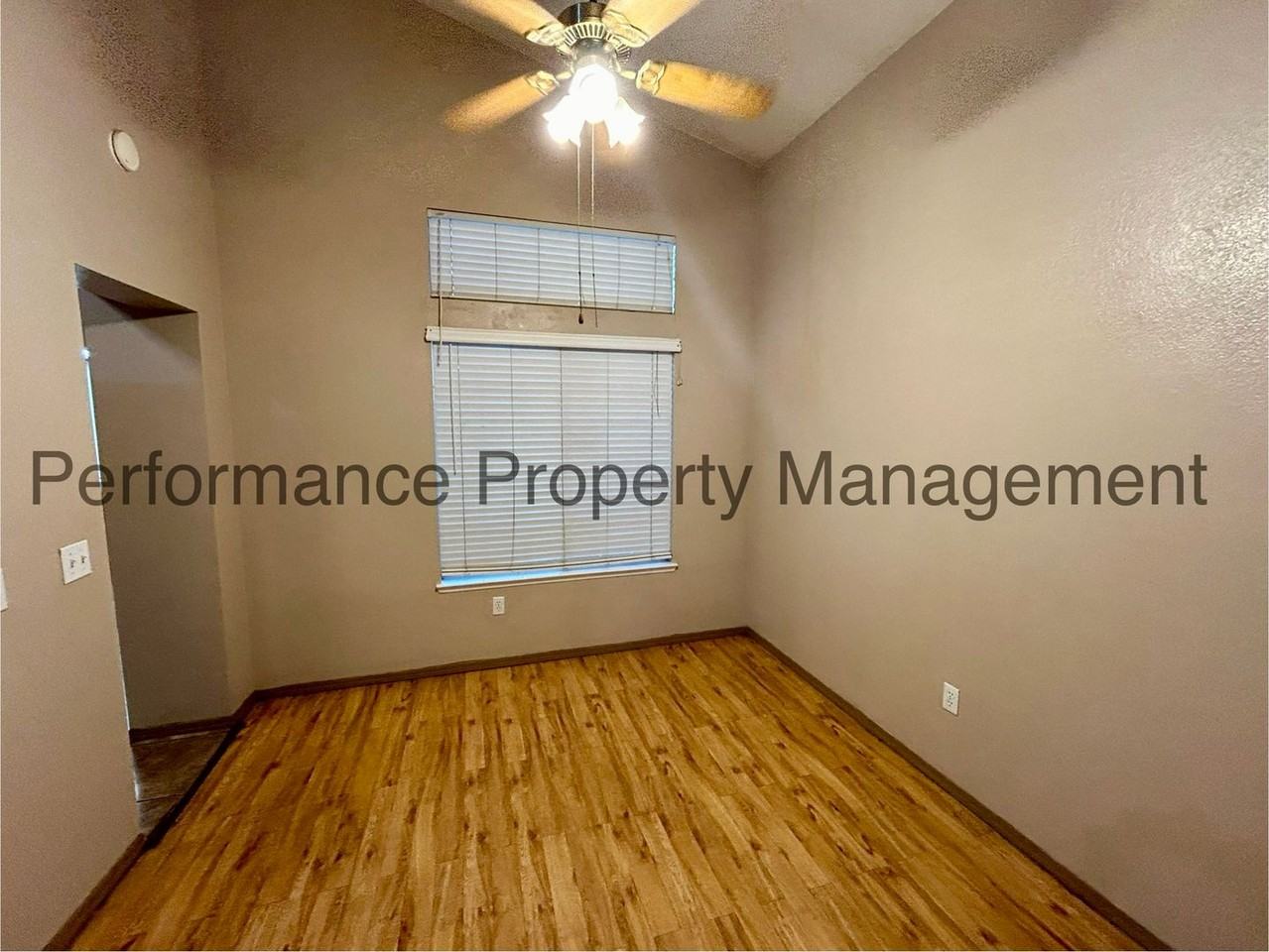 4103 Crescent Rock Ln - Photo 4 of 24