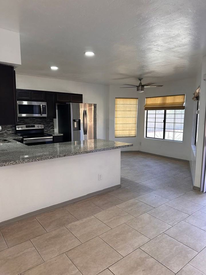 1720 West Wood Bridge Court - Photo 3 of 15