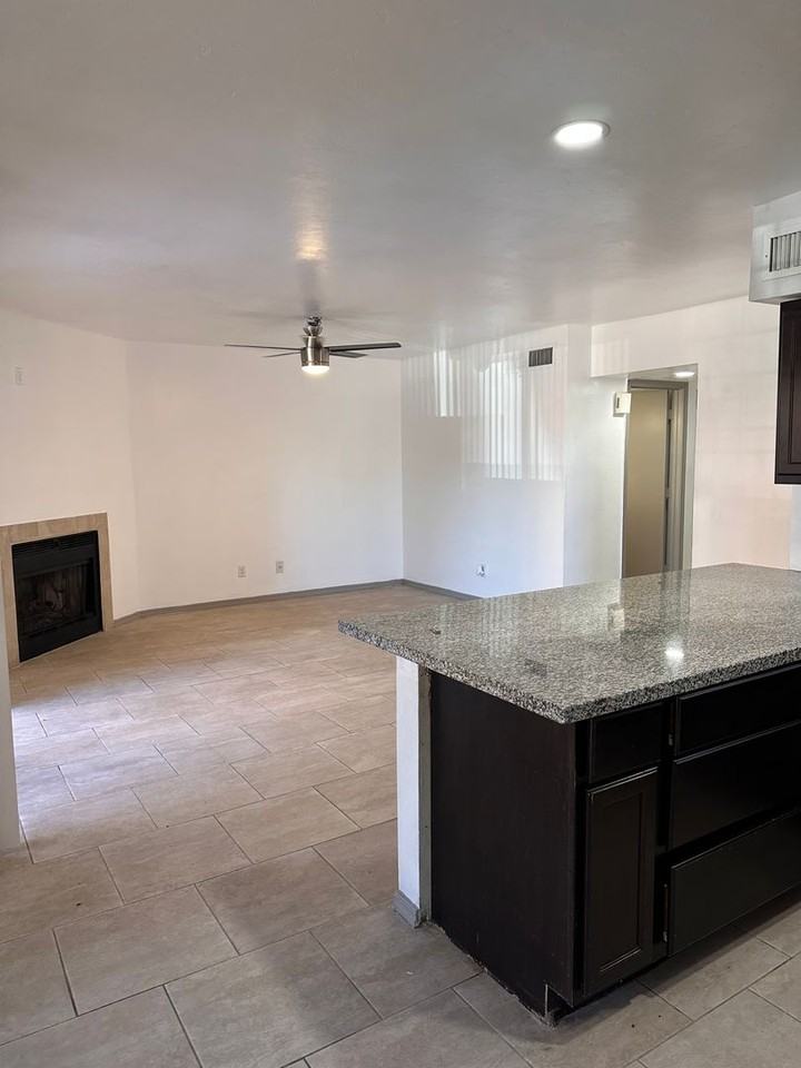 1720 West Wood Bridge Court - Photo 4 of 15